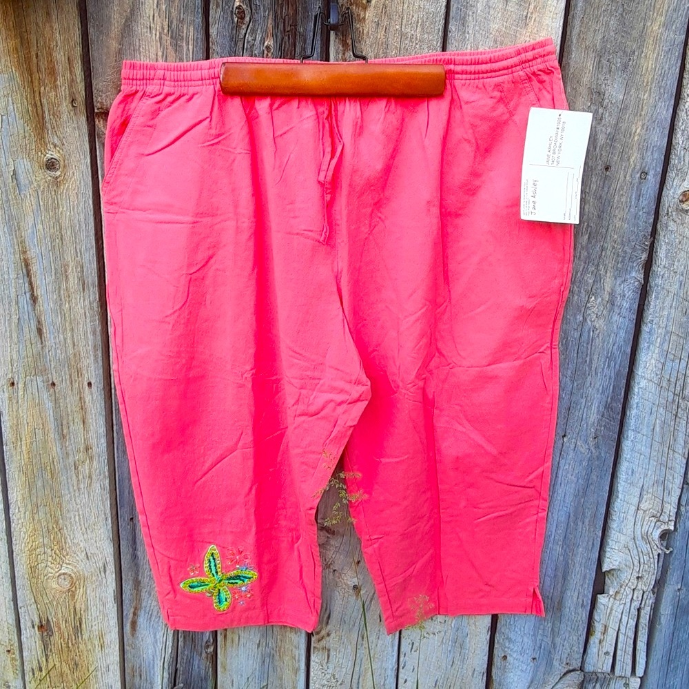 New with tags woman’s Capri pants by Jane Ashley